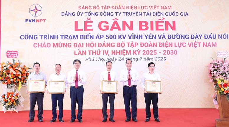 Gắn biển công trình chào mừng Đại hội Đảng bộ EVN lần thứ IV- Ảnh 3.