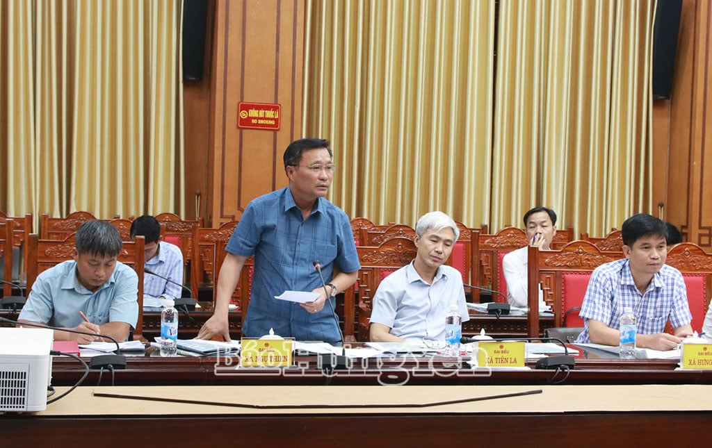 Lãnh đạo xã Ngự Thiên phát biểu tại hội nghị.