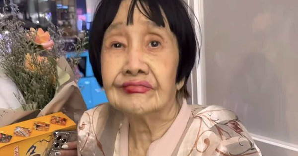 Artist Kim Le Thuy sells lottery tickets, at 75 years old, still hopes to meet the audience again