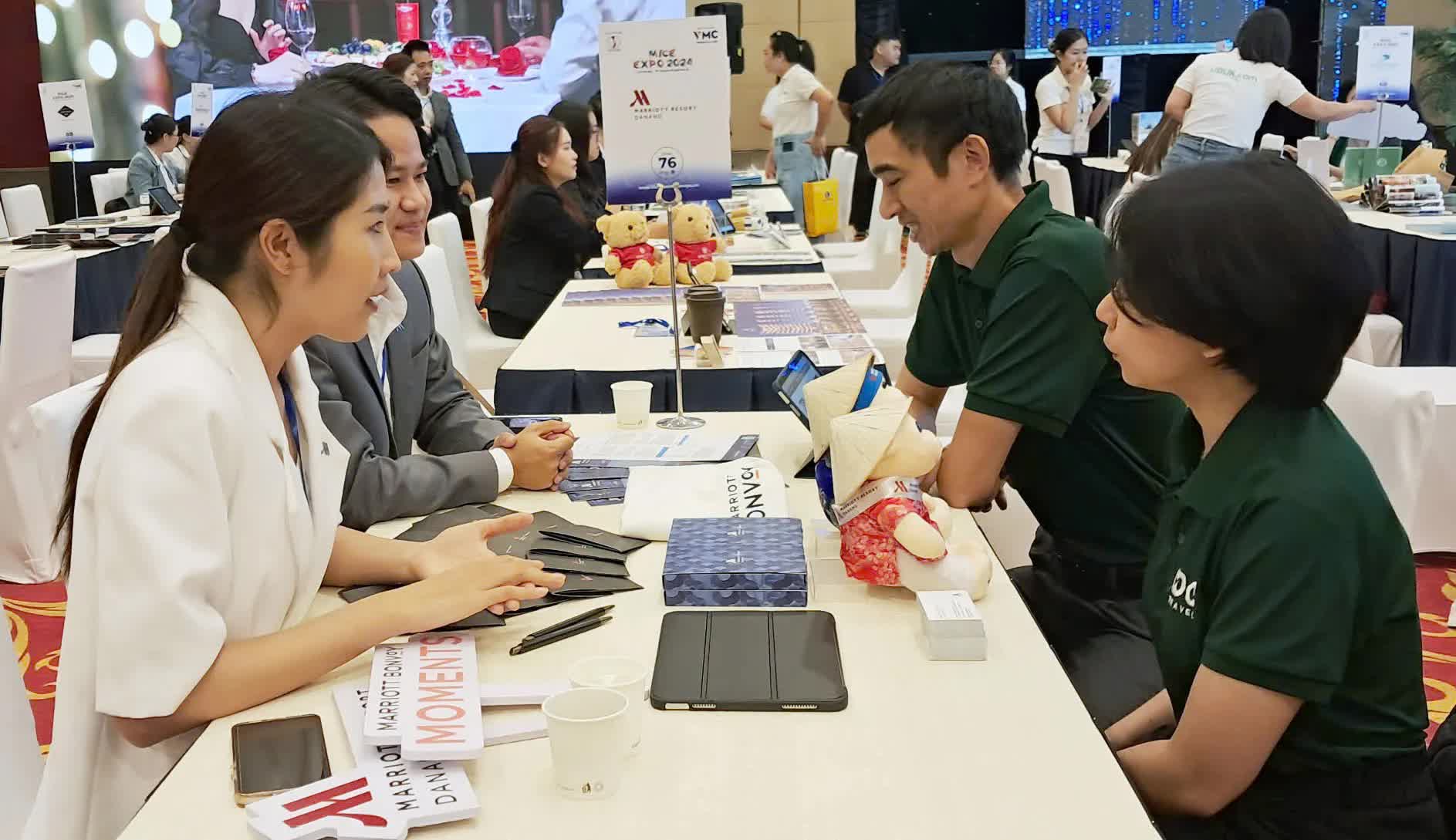 Tìm cách “chắp cánh” cho du lịch MICE Hà Nội bay cao - Ảnh 3.