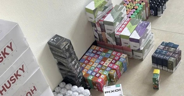 Phá đường dây mua bán thuốc lá điện tử lớn