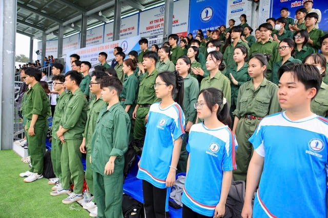 Cong Nham ស៊ុតបានបីគ្រាប់ Hat-trick, Minh 'little' ស៊ុតបញ្ចូលទីបានពីរដងក្នុងរឿងភាគនៅសាកលវិទ្យាល័យ Dong Thap - រូបថត 10 ។
