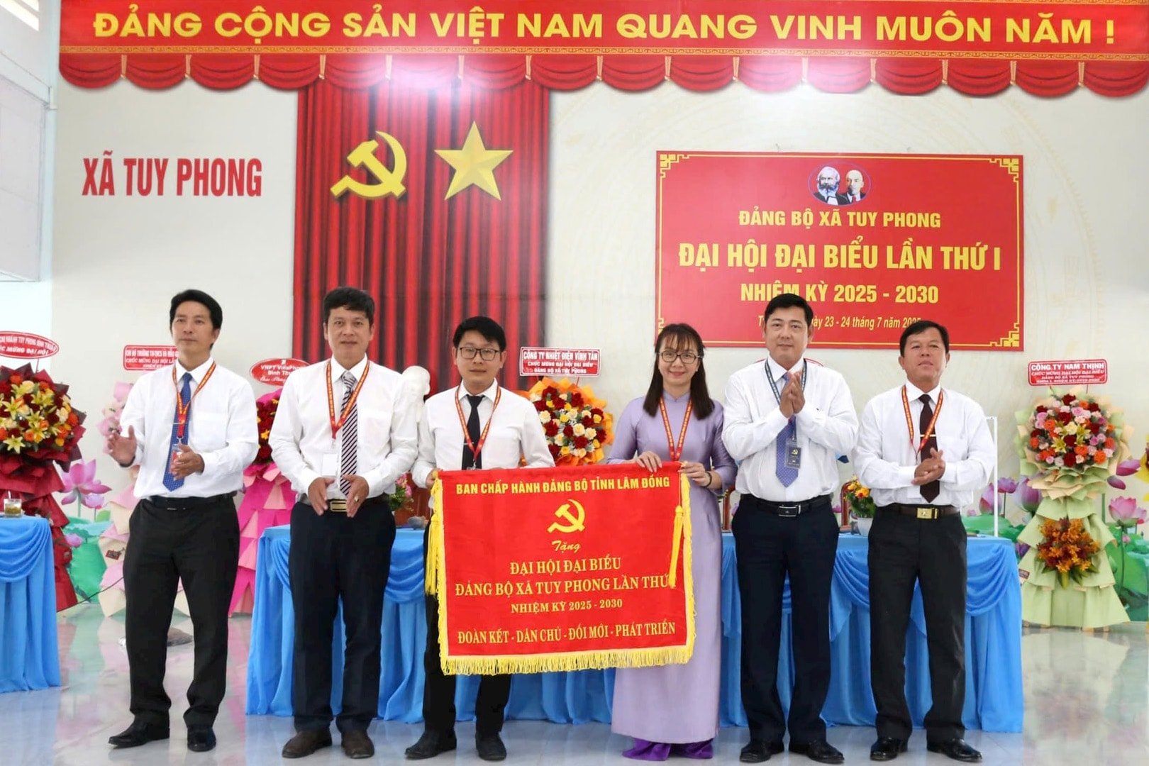 z6835934103149_febc1462b0d0b428b9d7b565788ec40c(1).jpg