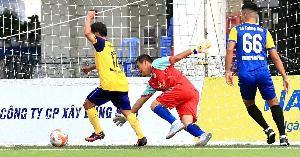 Công Nhậm lập hat-trick, Minh 'nhí' ghi cú đúp tạo kịch tính tại Trường ĐH Đồng Tháp