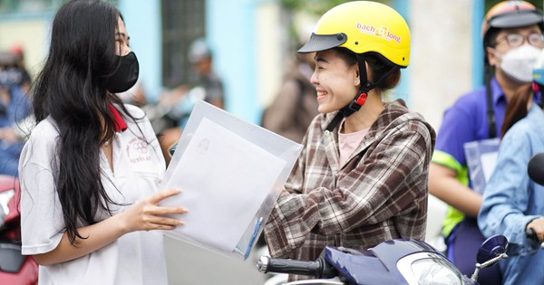 Ho Chi Minh City Banking University and University of Economics and Law announced the minimum scores for many admission methods.