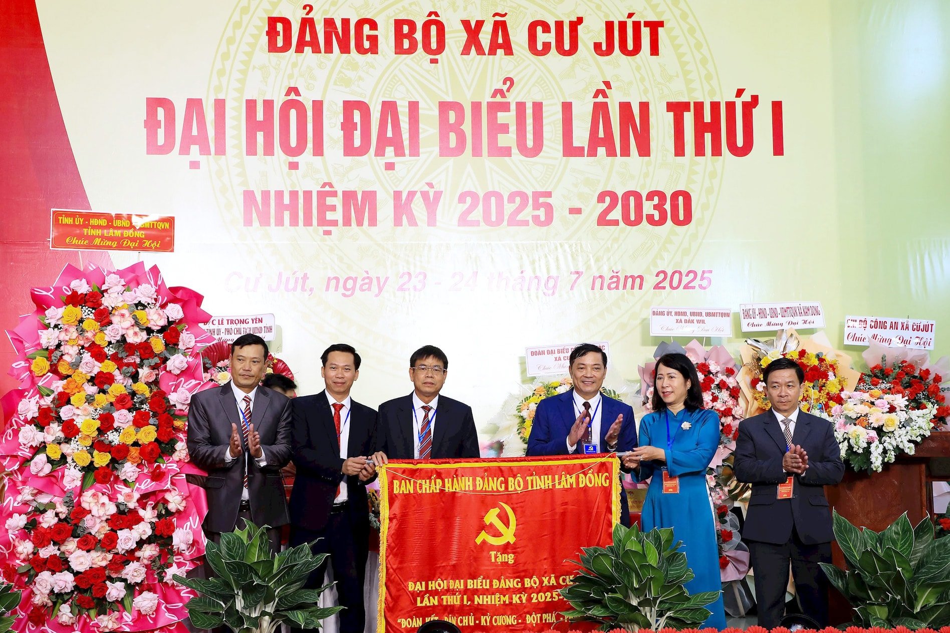 a-352a0492(1).jpg