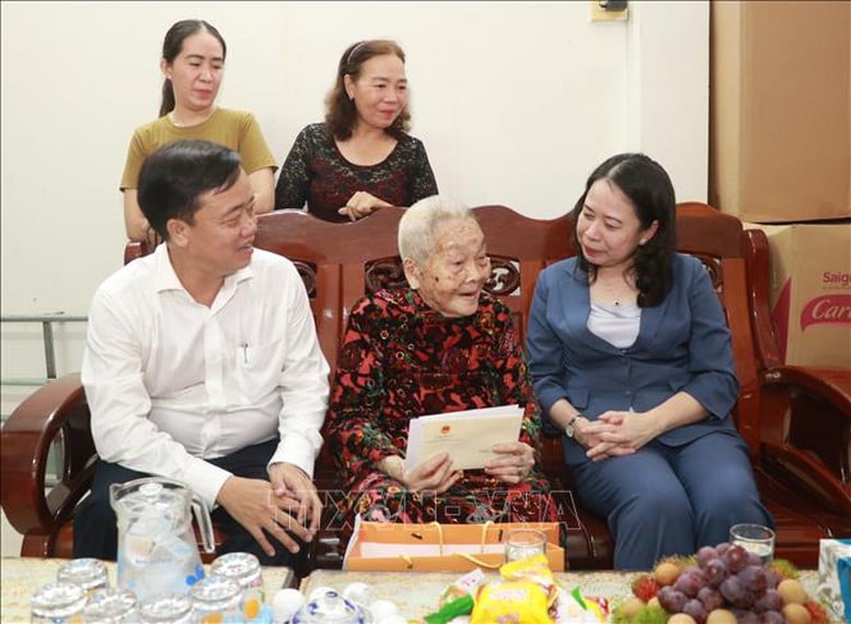 Tri ân gia đình chính sách, người có công với cách mạng ở tỉnh Cà Mau, Ninh Bình, Điện Biên- Ảnh 1.