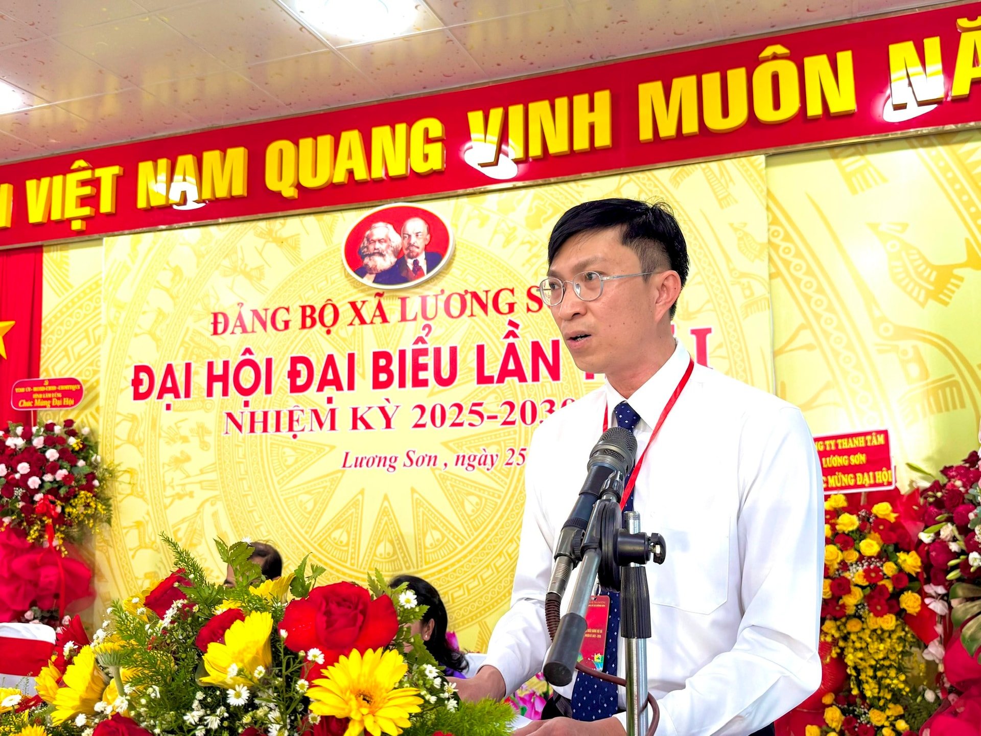 Đồng chí Lâm Hồng Tuyên - Bí thư Đảng uỷ xã Lương Sơn phát biểu khai mạc Đại hội