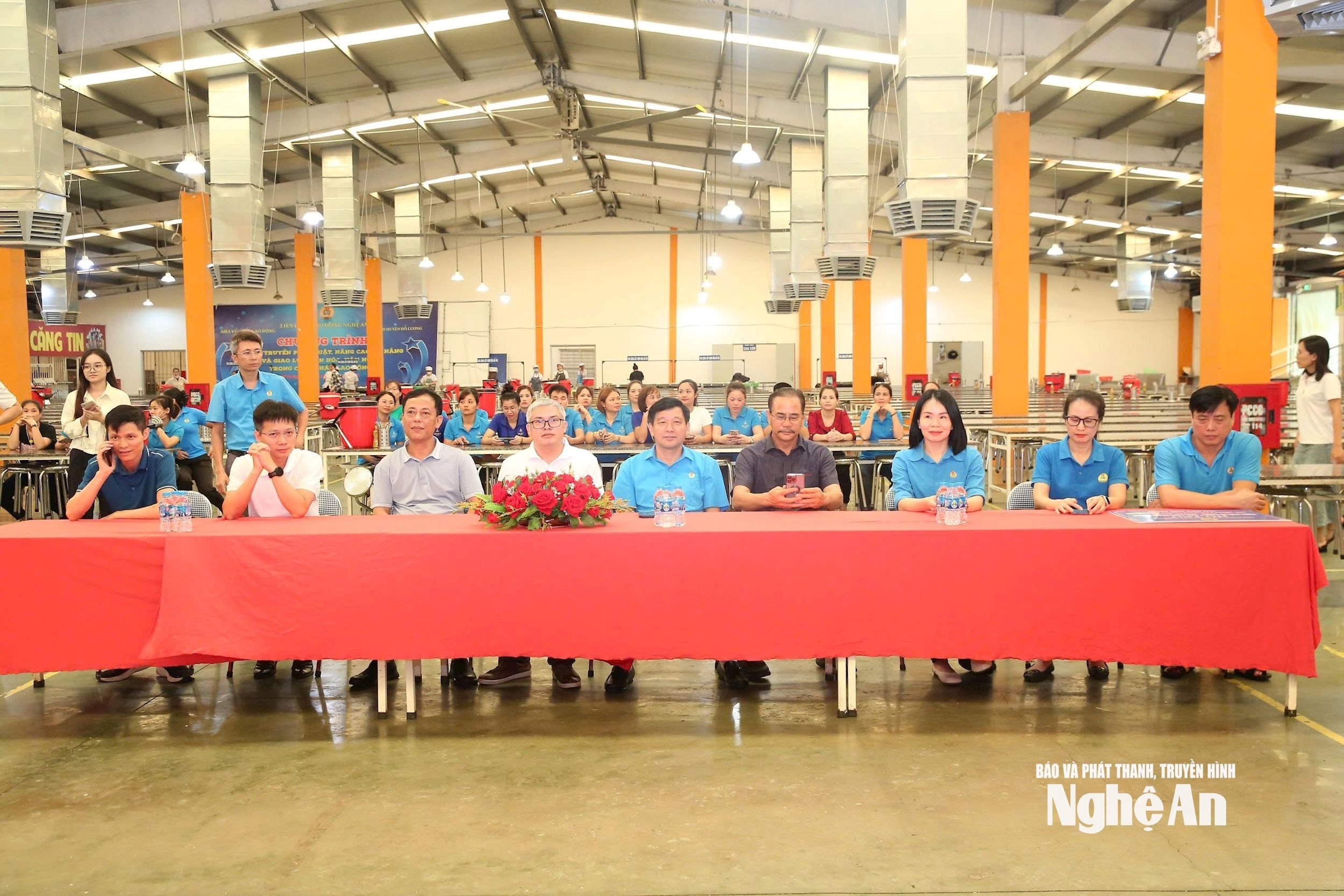  Bữa cơm công đoàn Minh Anh Đô Lương Ảnh Duy Chương00002