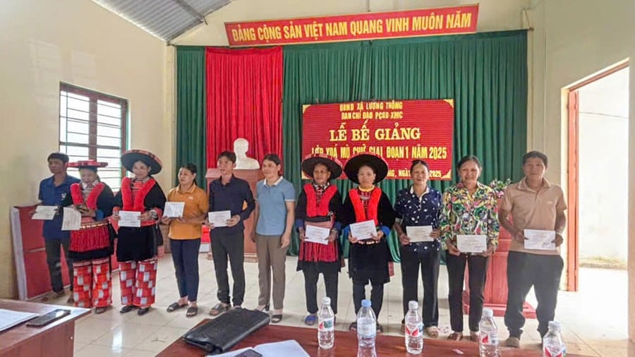 be-giang-lop-xoa-mu-chu.jpg