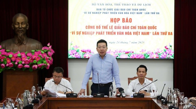 Ông Nguyễn Anh Vũ-Tổng Biên tập Báo Văn hóa, Phó Trưởng ban Tổ chức Giải Báo chí toàn quốc 