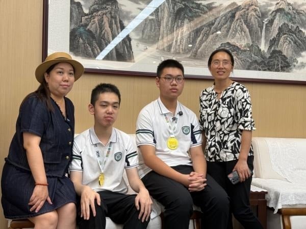 Tình bạn 9 năm của 2 nam sinh cùng đạt huy chương vàng Olympic toán quốc tế - 1