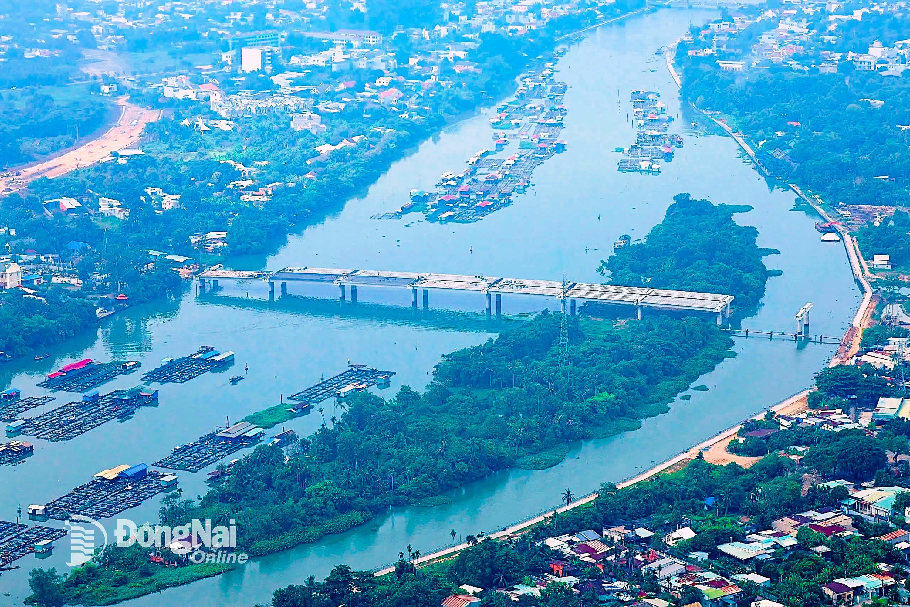 ស្ពាន Thong Nhat តភ្ជាប់តំបន់អភិវឌ្ឍន៍នៃវួដ Tran Bien ថ្មីយ៉ាងរលូន។