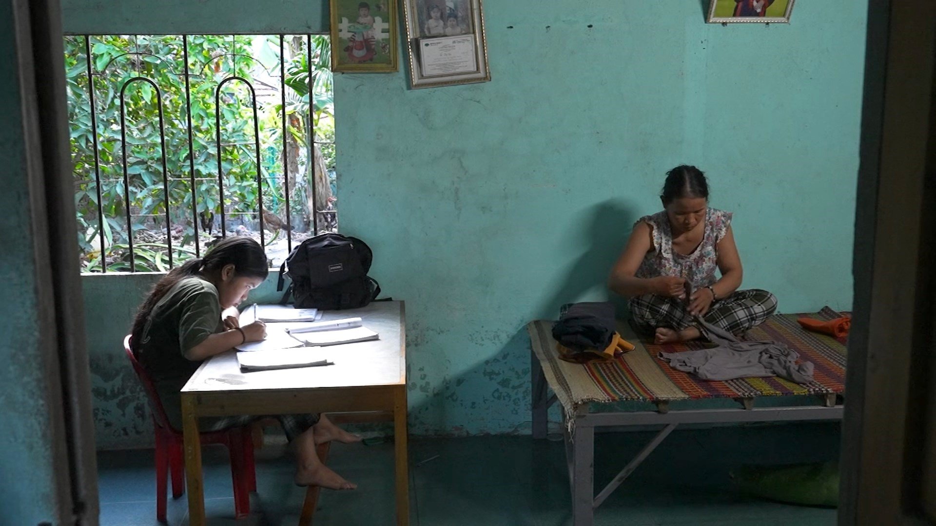Quynh Nhu's poor family home, where small dreams have to give way to daily worries about food, clothing, and medicine.