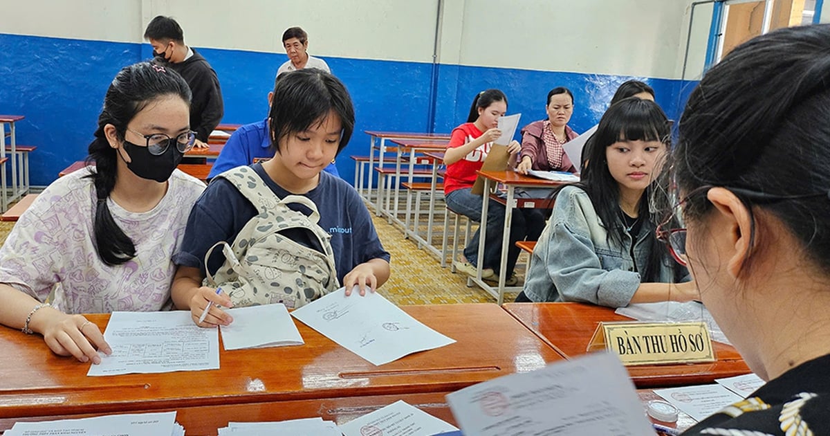 Tuyển sinh lớp 10: Trường tốp đầu hay tốp sau đều thiếu học sinh