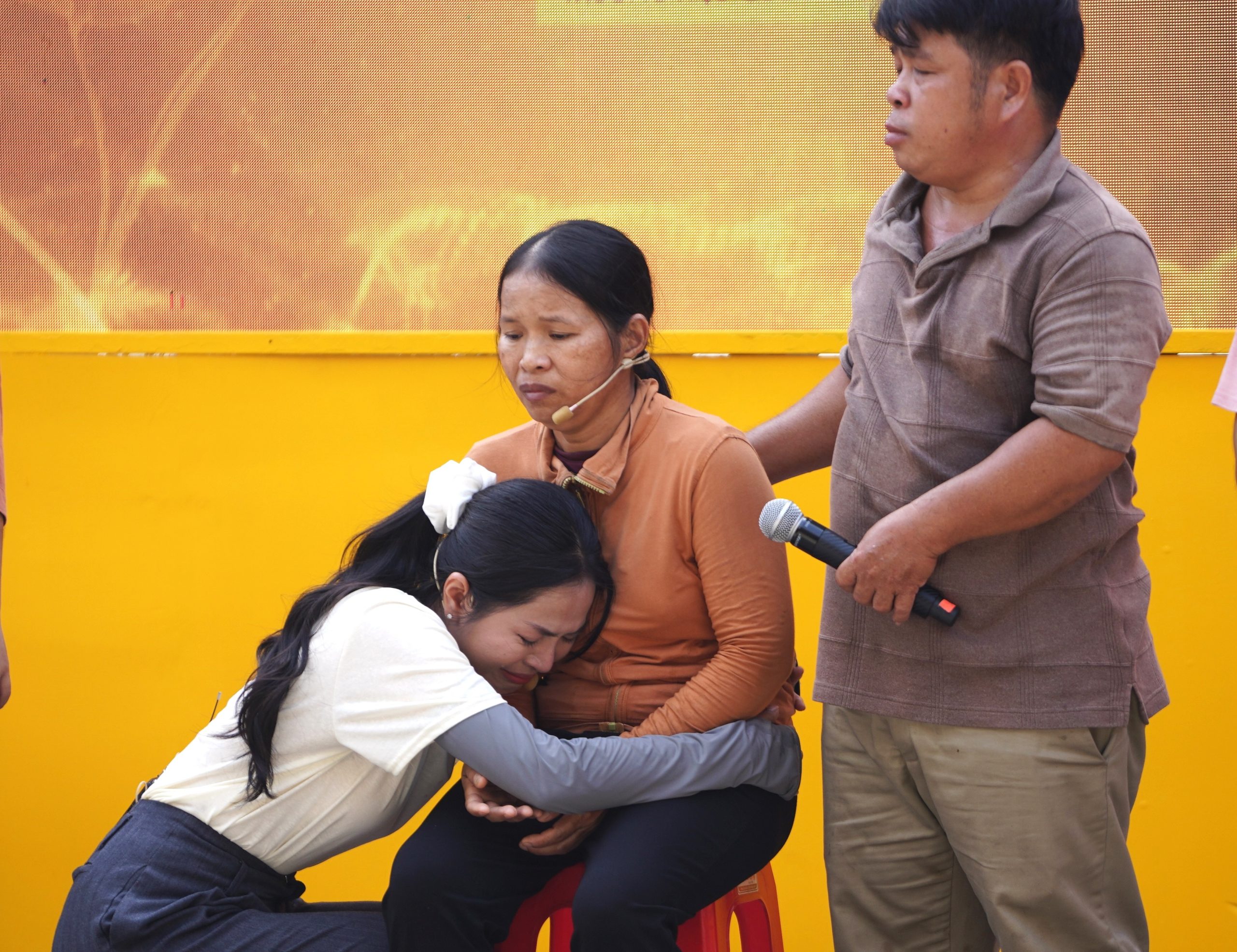 Singer Duyen Quynh's overwhelming emotions before the real-life stories full of tears and love in 