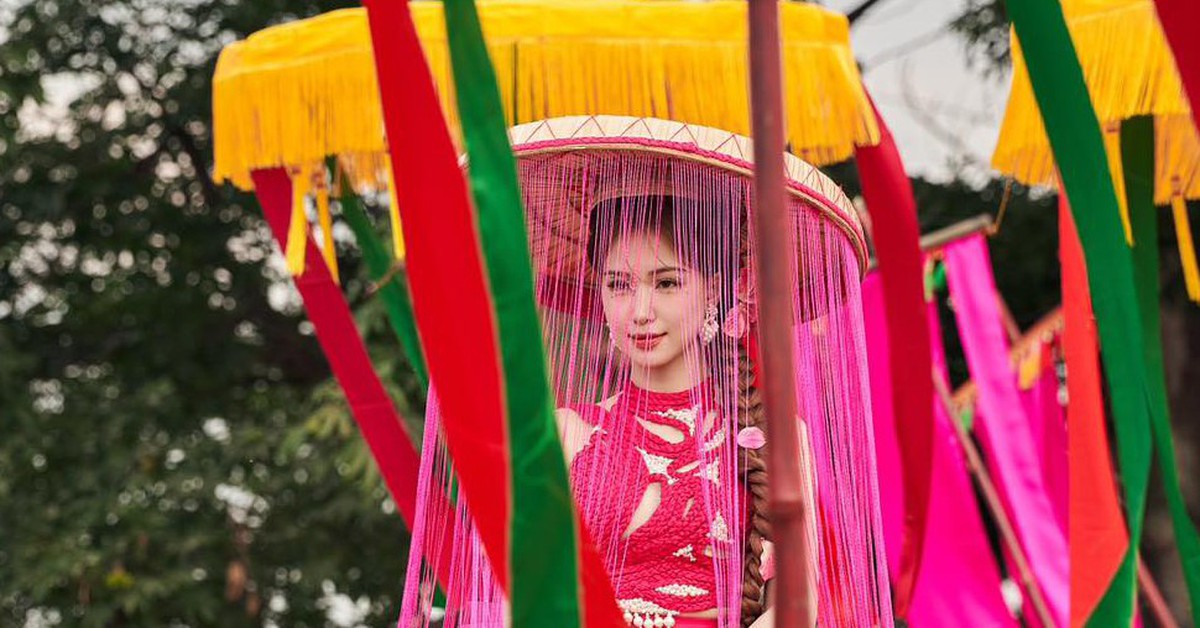 Bắc Bling đưa Hòa Minzy thành nữ nghệ sĩ Việt cuối cùng đứng top 1 trending YouTube toàn cầu