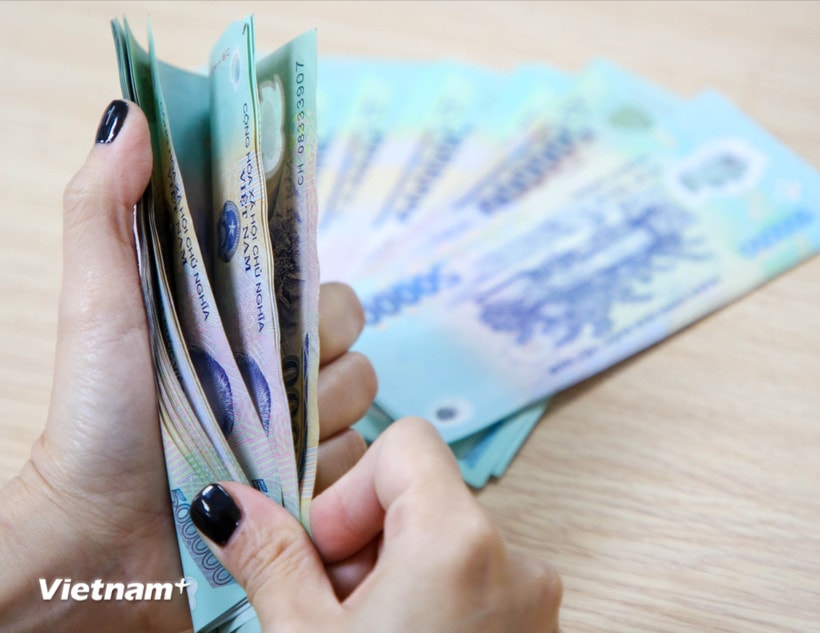 More than 74,200 officials and civil servants who quit their jobs due to restructuring will receive subsidies.