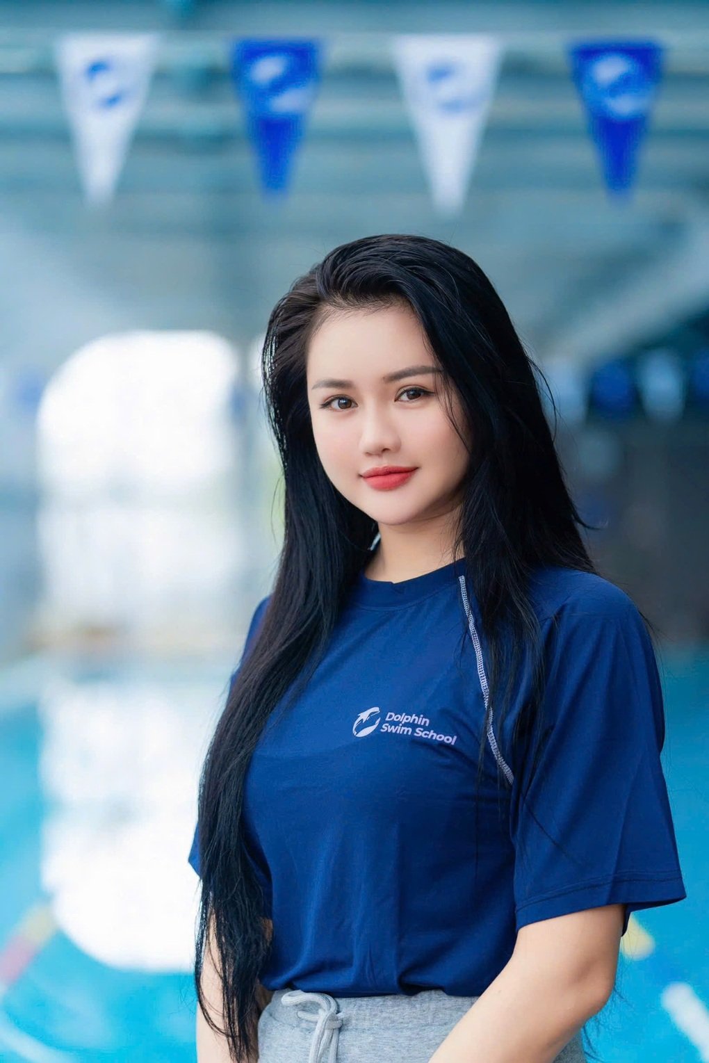 Nữ VĐV xinh đẹp hướng dẫn kỹ năng bơi biển ở giải Aqua Warriors Quảng Trị - 2