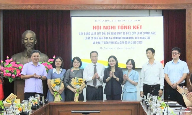 សន្និបាតបូកសរុបដំណើរការកសាងច្បាប់ វិសោធនកម្ម និងបន្ថែមមាត្រាមួយចំនួននៃច្បាប់ស្តីពីការផ្សាយពាណិជ្ជកម្ម ច្បាប់ស្តីពីបេតិកភណ្ឌវប្បធម៌ និងកម្មវិធីគោលដៅជាតិស្តីពីការអភិវឌ្ឍន៍វប្បធម៌ ដំណាក់កាល ២០២៥-២០៣៥ - រូបថត ៣.