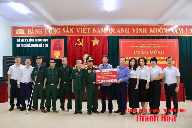 Các Chi nhánh Agribank Thanh Hóa tri ân, tặng quà nhân Ngày Thương binh, liệt sĩ