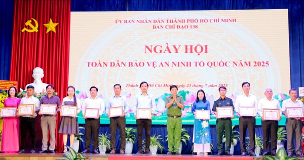 ថ្នាក់ដឹកនាំក្រសួងសន្តិសុខសាធារណៈបានចូលរួមពិធីបុណ្យការពារសន្តិសុខជាតិនៅទីក្រុង Dong Nai និងទីក្រុងហូជីមិញ។