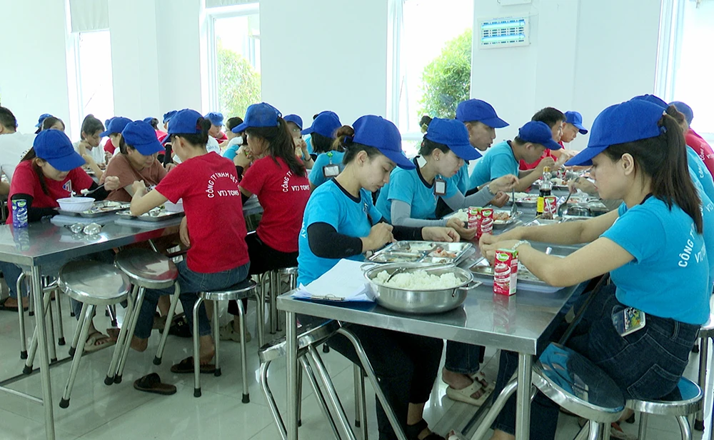 1,160 workers and laborers participated in the Union Meal
