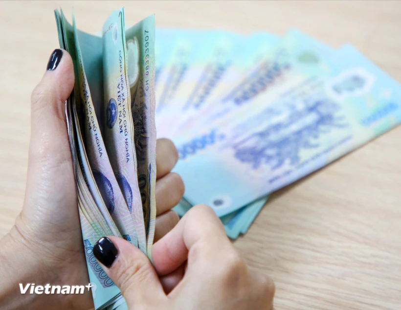 Более 74 200 чиновников и госслужащих, уволившихся в связи с реструктуризацией, получат субсидии.