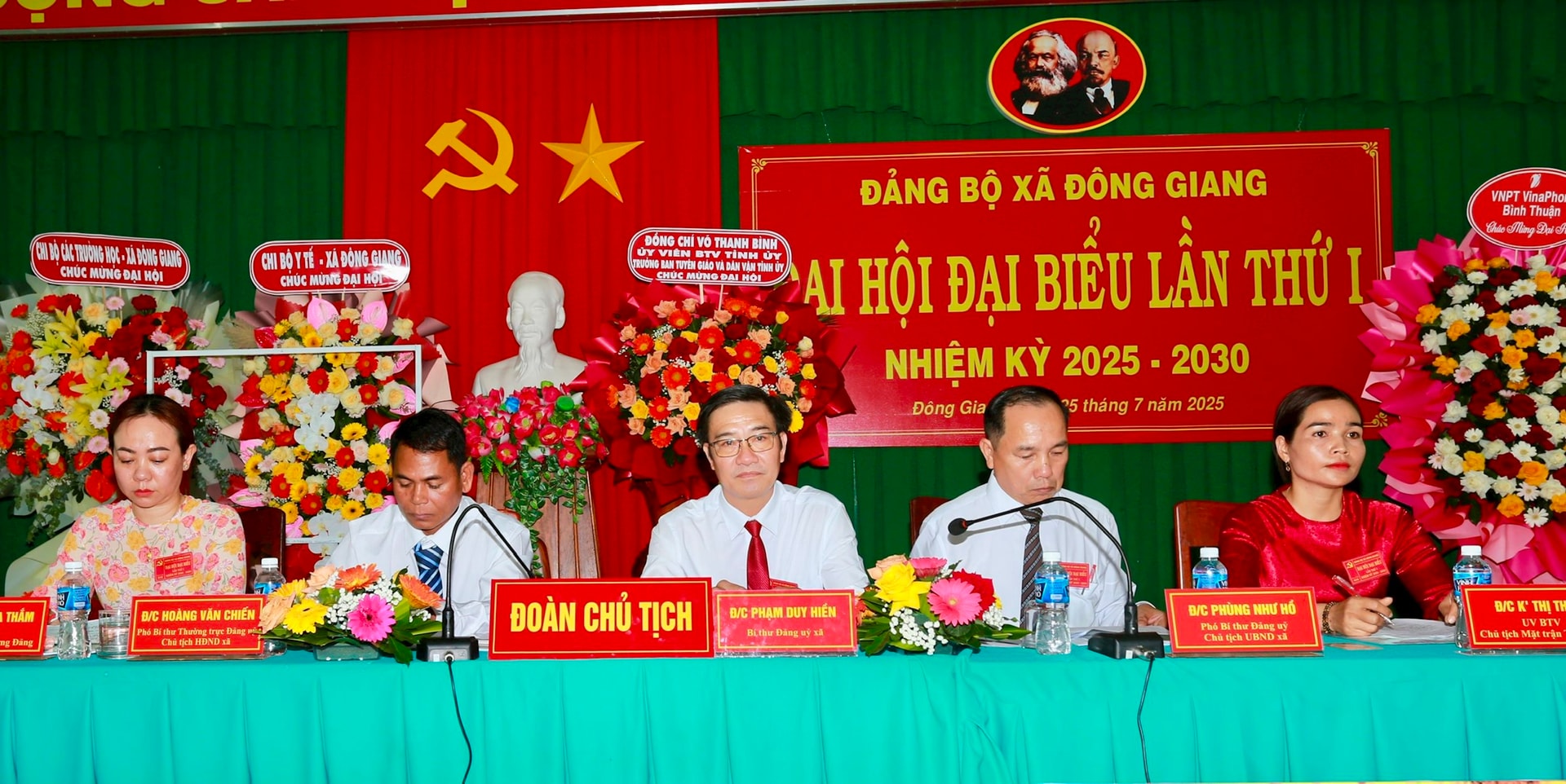 Đoàn Chủ tịch điều hành Đại hội