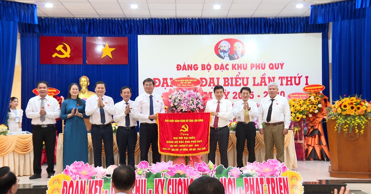 Bí thư Tỉnh ủy Y Thanh Hà Niê Kđăm: Phú Quý cần phát triển bền vững gắn với bảo vệ vững chắc chủ quyền