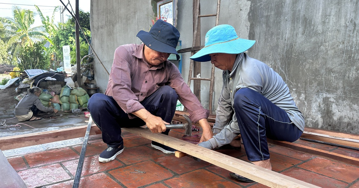 Những cụ ông đi xây tổ ấm cho người nghèo