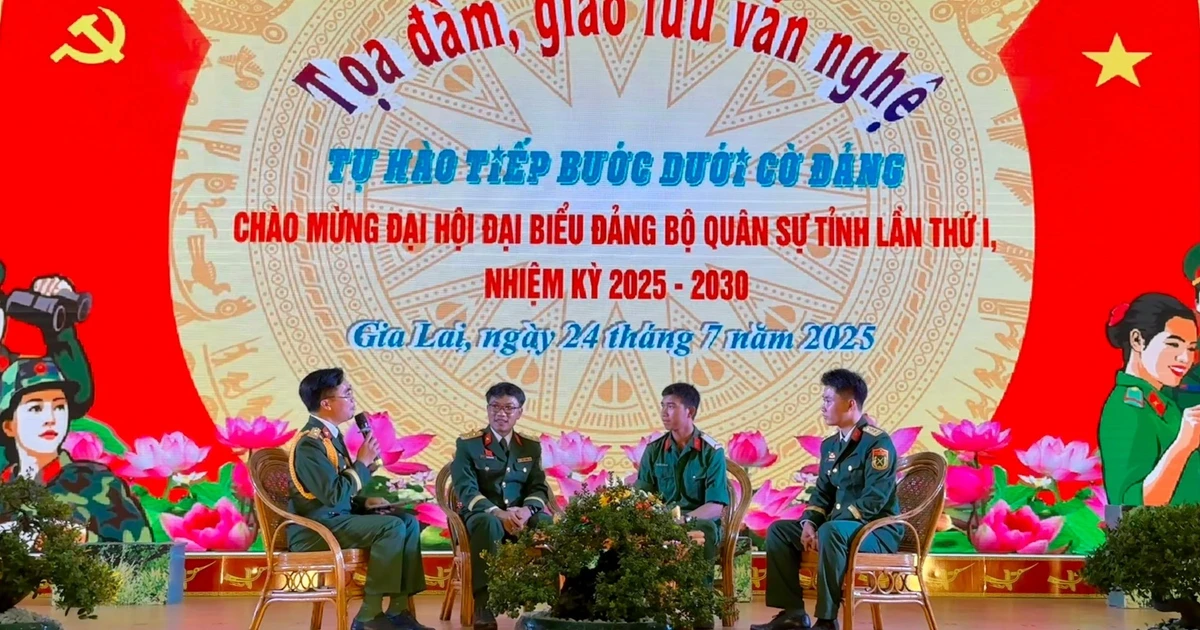 Gia Lai៖ កិច្ចពិភាក្សា និងផ្លាស់ប្តូរវប្បធម៌ "គោរពទង់បក្សដោយមោទនភាព"