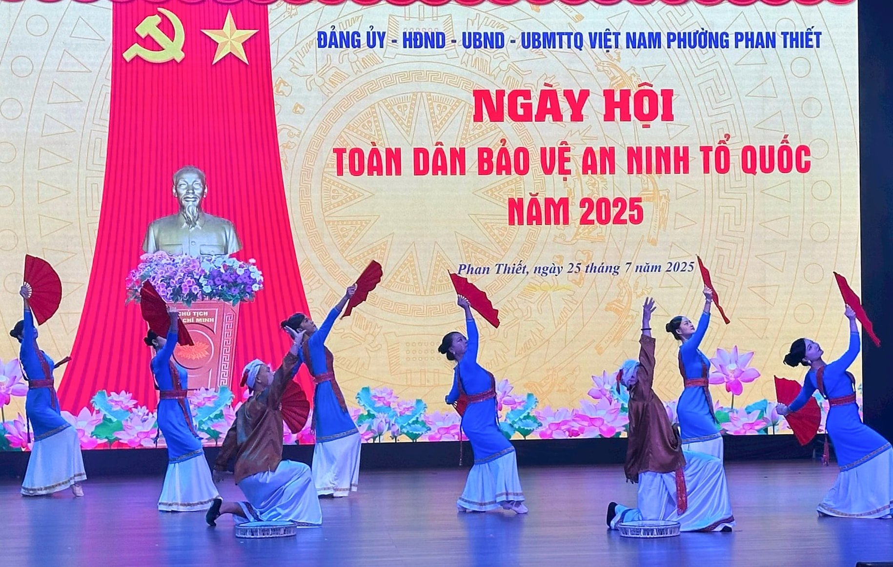 Văn nghệ chào mừng