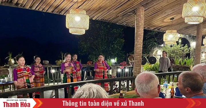 Về với cộng đồng để “gặp gỡ” văn hóa bản địa