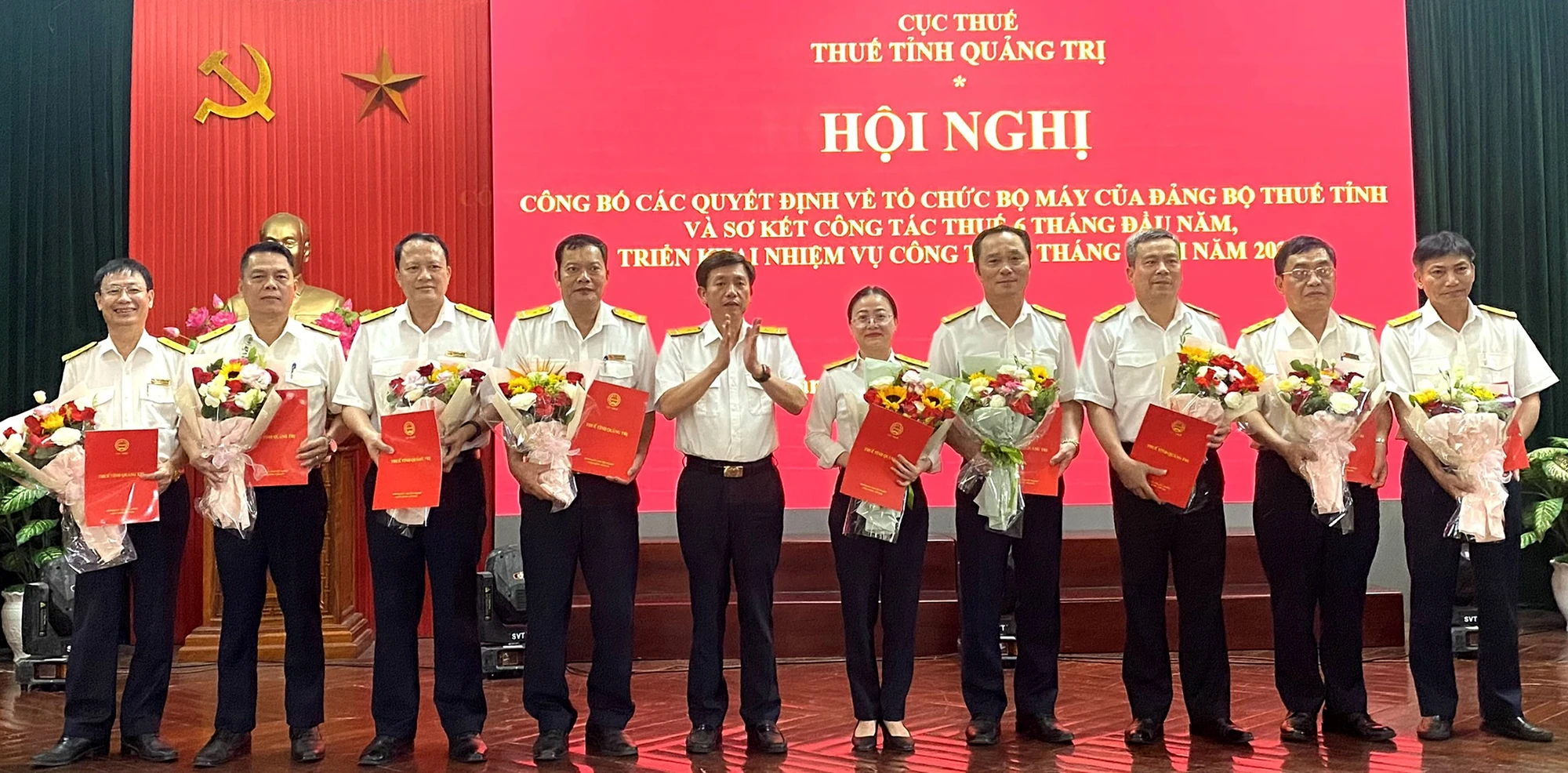 Công bố các quyết định về tổ chức bộ máy của Đảng bộ Thuế tỉnh