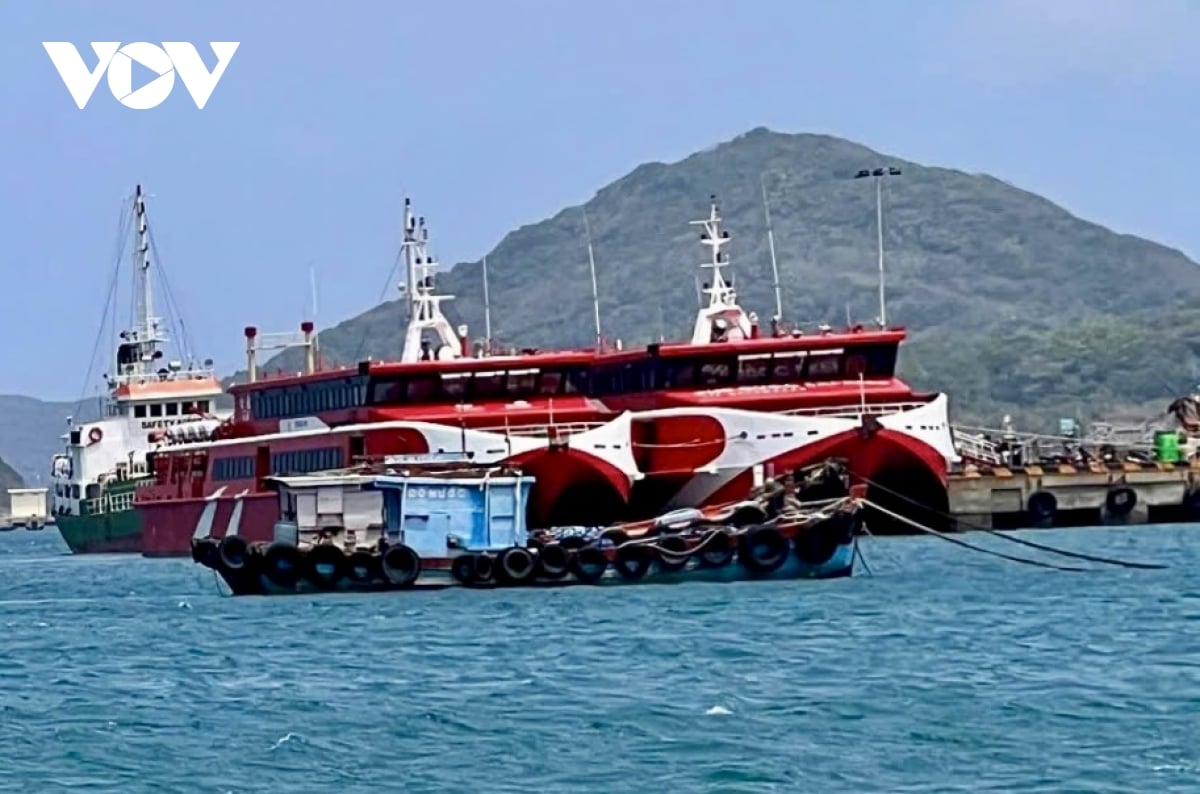 Côn Đảo rà soát tàu thuyền du lịch, bảo đảm an toàn cho du khách - Ảnh 2.