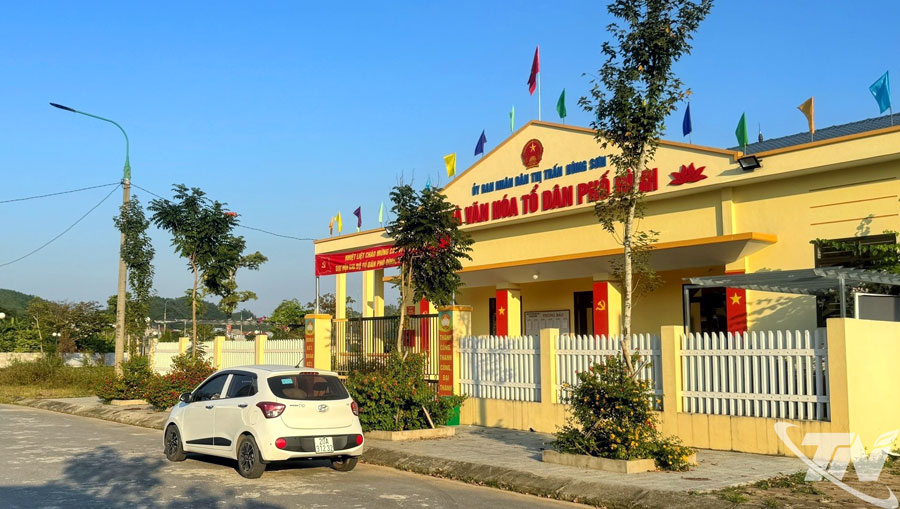 Most residential areas in the province have cultural houses for people to meet. (Photo of the cultural house of Dinh residential group, Dai Phuc commune).