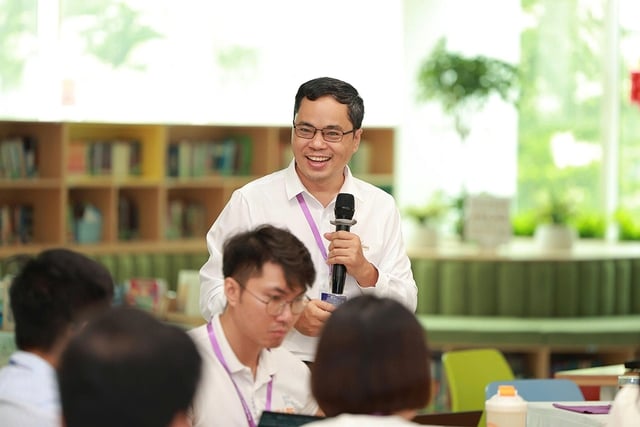 Dạy học gắn liền thực tiễn: Đổi mới giáo dục THPT cần thiết cho tương lai - Ảnh 1.