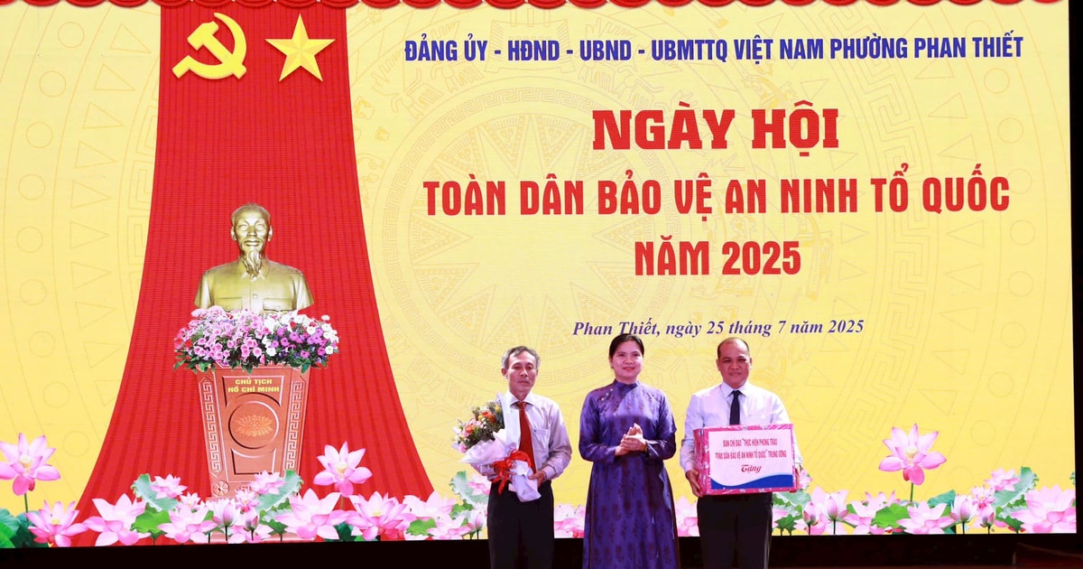 Phan Thiet Ward: Solemnly organizes "National Day for National Security Protection" in 2025
