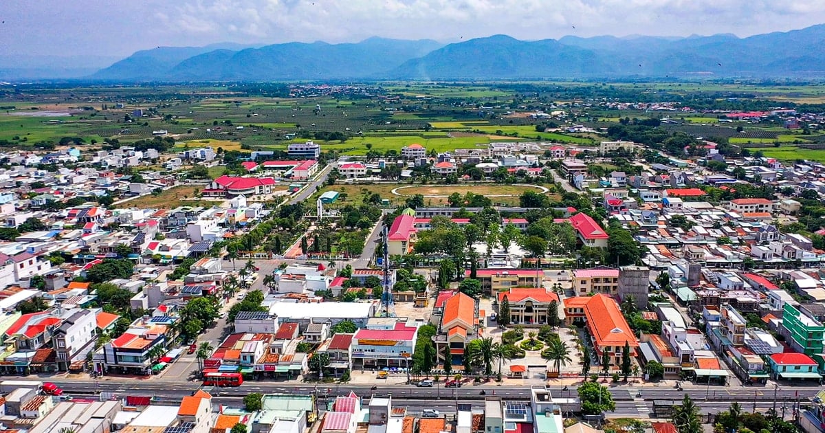Towards the 1st Congress of Bac Binh Commune Party Committee, term 2025-2030: Bac Binh puts people in the main position