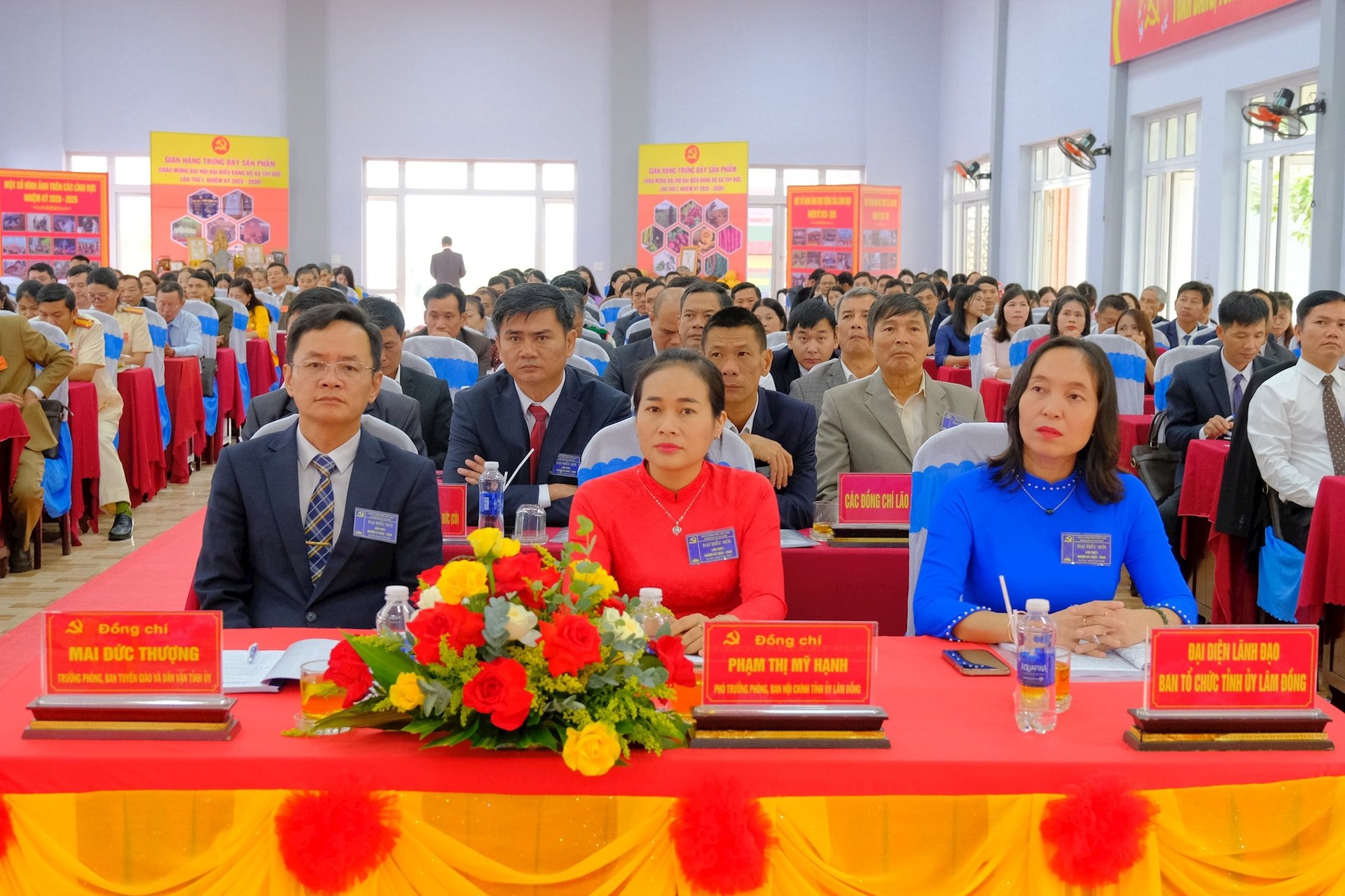 Đại diện lãnh đạo các sở, ban, ngành cấp tỉnh