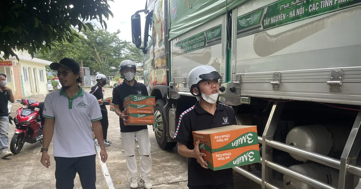 Người dân Đắk Lắk chung tay hỗ trợ đồng bào vùng bão lũ Nghệ An