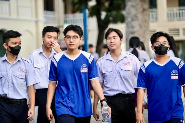 Những ngày cuối đăng ký xét tuyển: Tránh tình huống "sai một li, đi một dặm" - Ảnh 1.