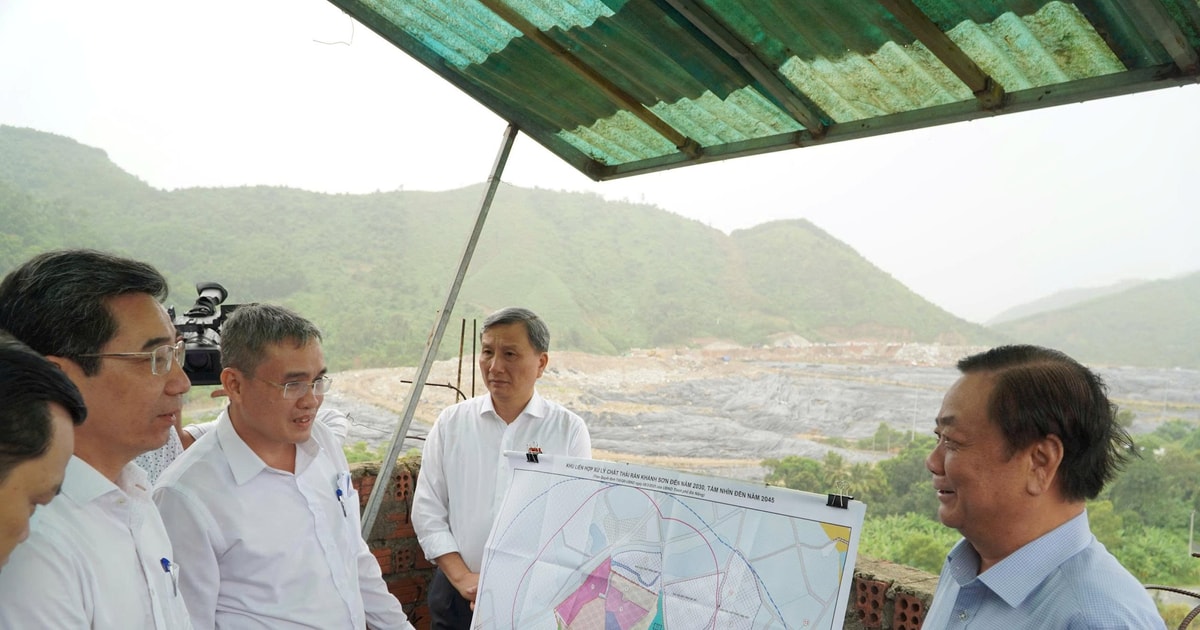 Vice Chairman of the National Assembly Le Minh Hoan: Da Nang actively calls on businesses and tourists to join in creating ecological industry and protecting the environment.