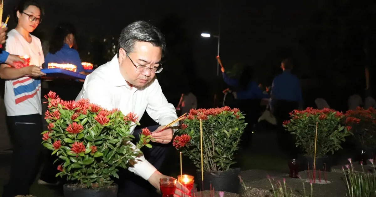 ហូជីមិញ៖ ប្រតិភូជាង 3,000 នាក់បានអុជទៀនដើម្បីដឹងគុណនៅទីបញ្ចុះសពរបស់ទុក្ករបុគ្គលចំនួន 4