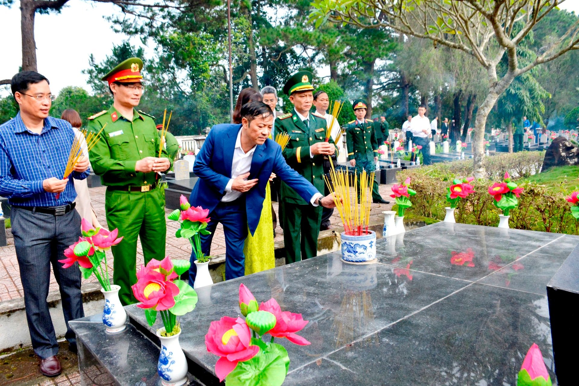 ông Yên