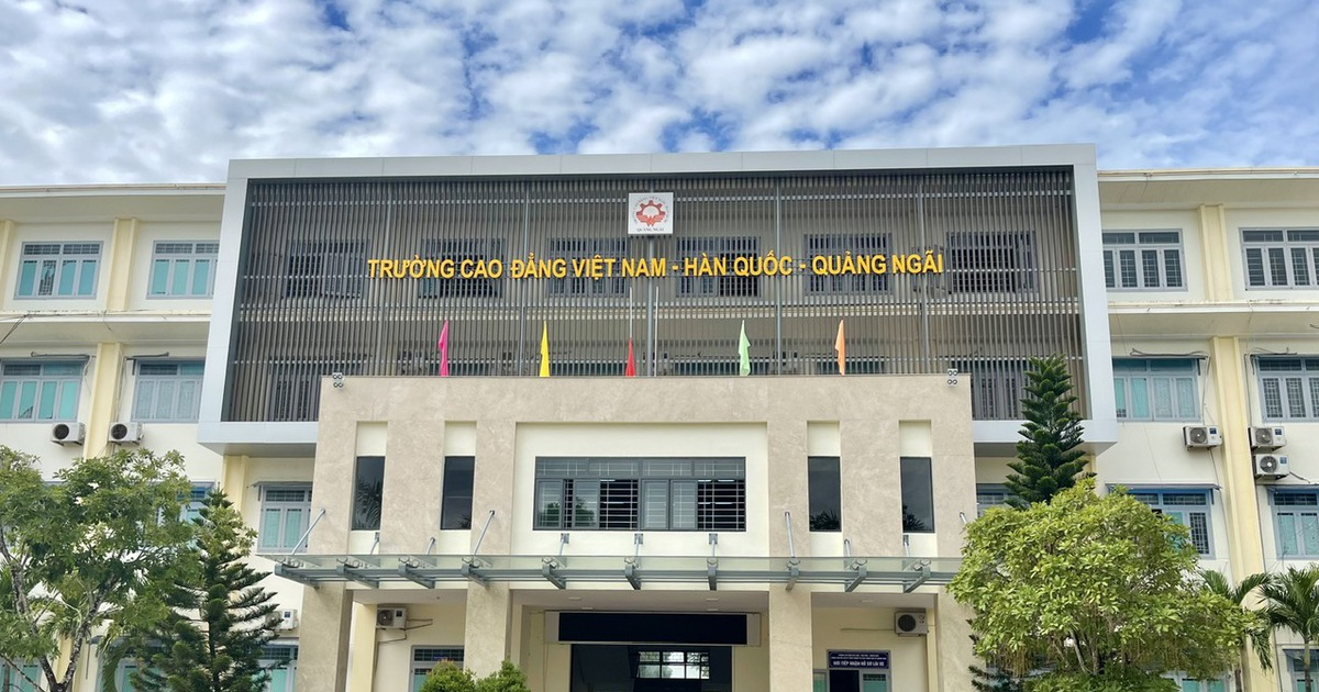 Trường cao đẳng ‘hụt hơi’ tài chính, giảng viên bị nợ lương, tiền dạy vượt giờ