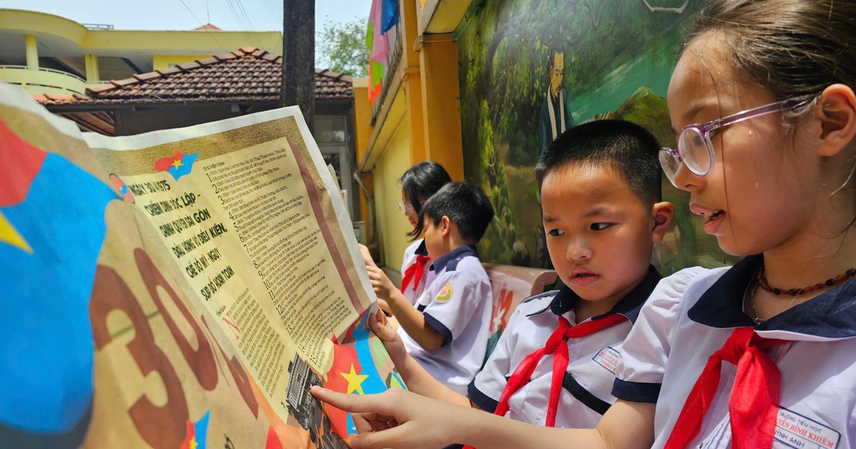 Ho Chi Minh City regulates 9 fees in public schools