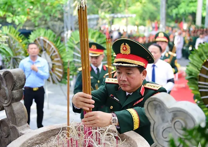 Anh Vi Xuyen 6.jpg