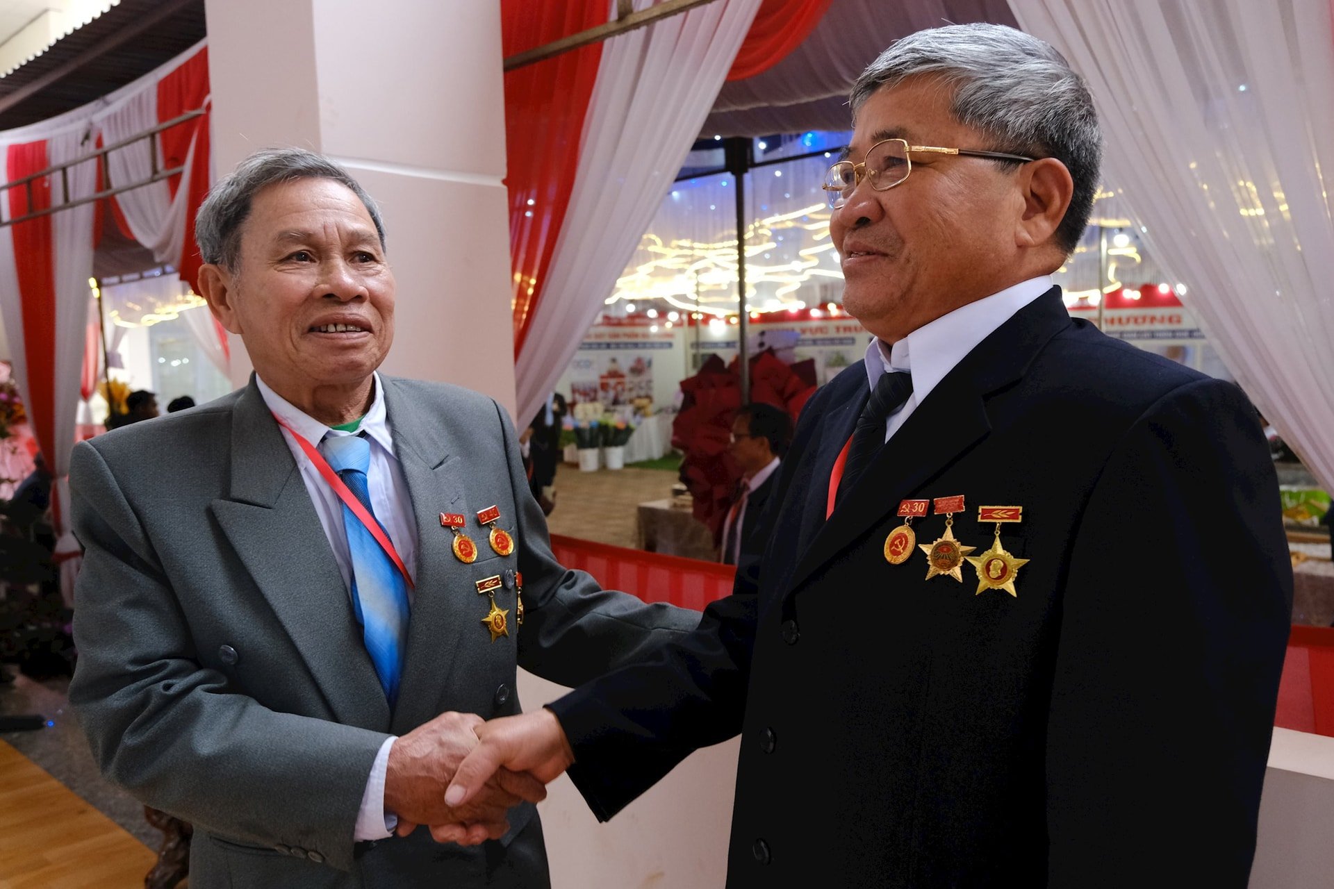 Đại biểu trao đổi, chia sẻ tâm tư, kỳ vọng về nhiệm kỳ mới ngay bên thềm Đại hội